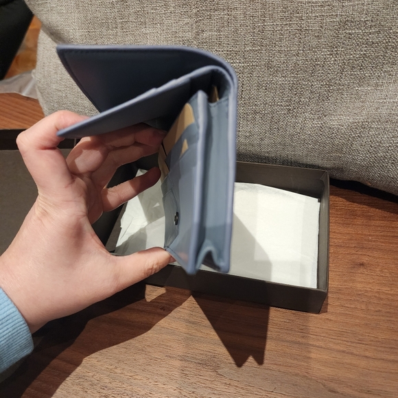 New Authentic Bottega Veneta Sky Blue Long Wallet - Picture 7 of 9